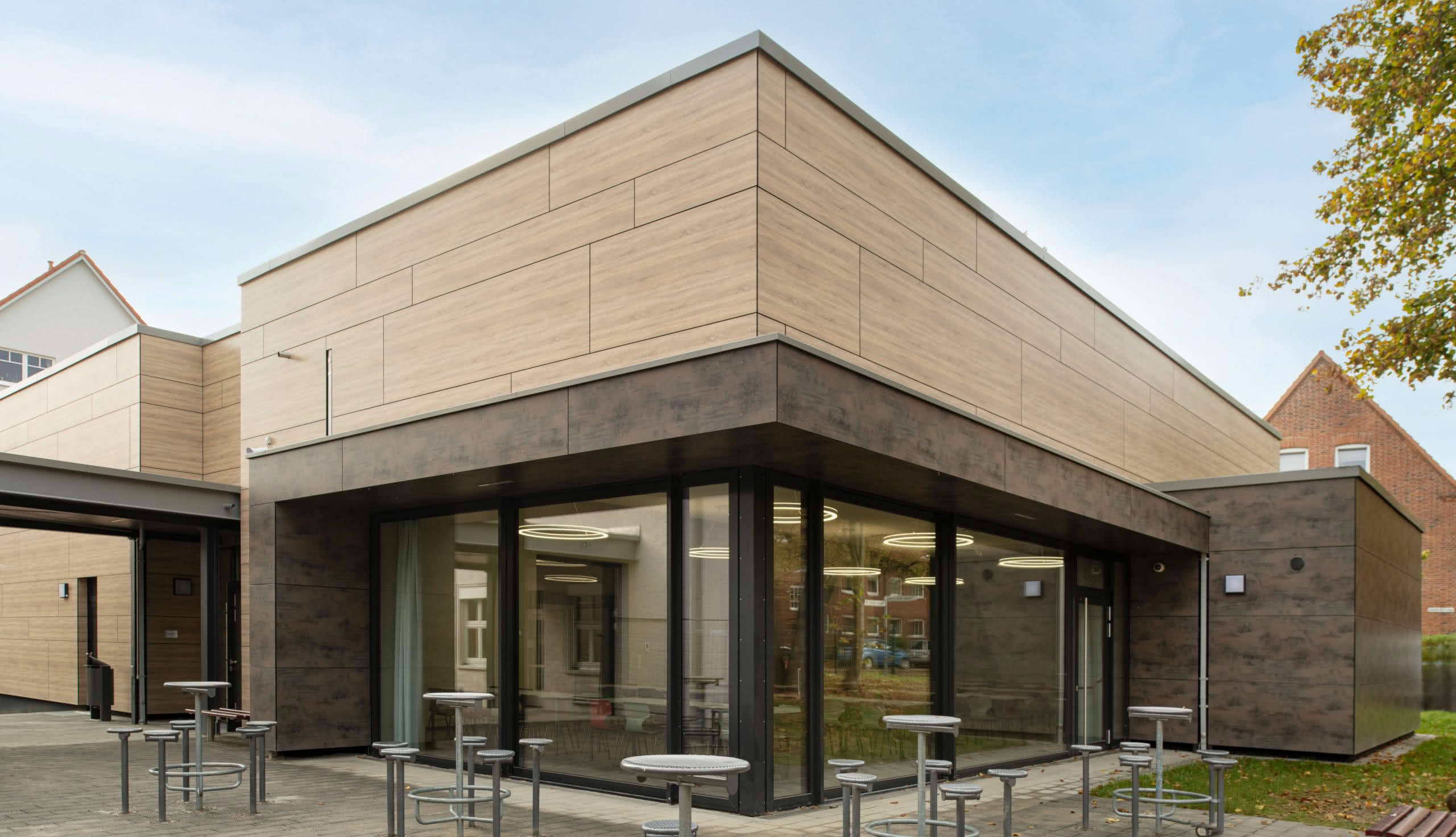 Bild Titelseite: Aula Heinrich-Schütz-Schule | Rostock